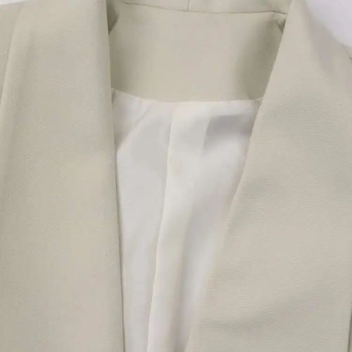 Load image into Gallery viewer, Women Beige Single Button Pleated Big Size Short Blazer New Lapel Long Sleeve Jacket Fashion Tide Spring Autumn 2025 Beige
