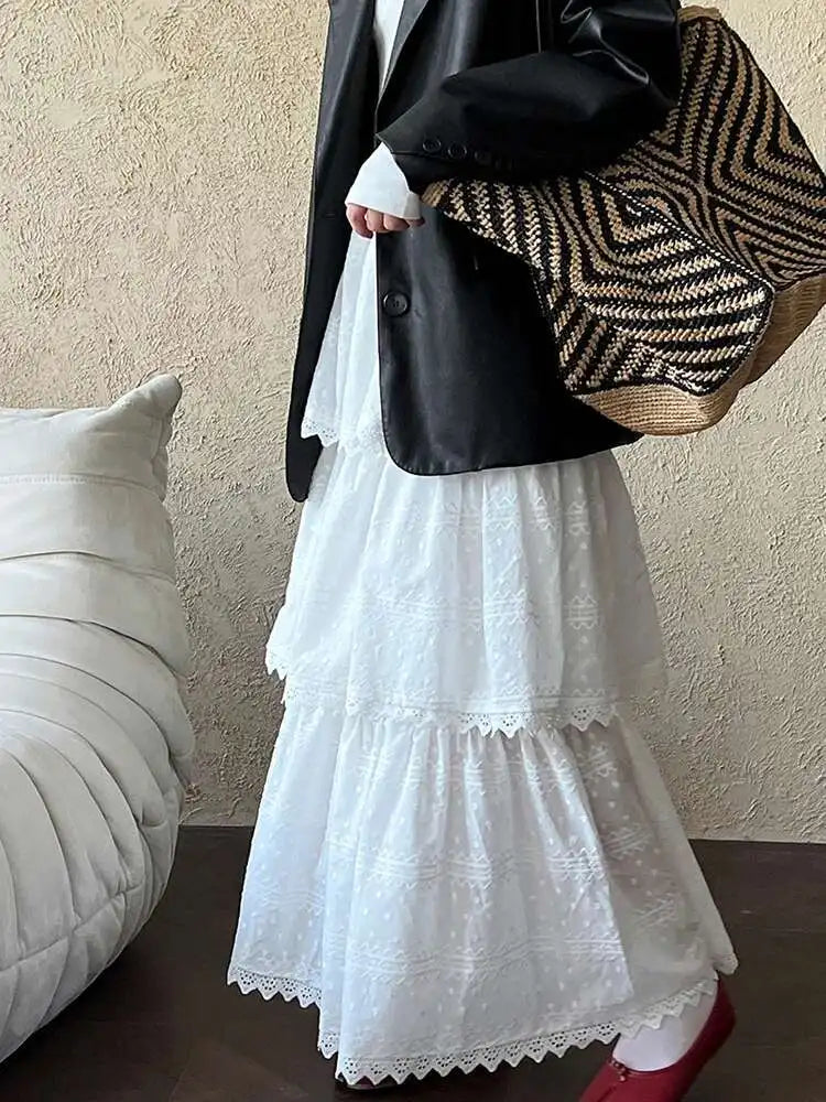 Women White Brief Slim Elegant Layers Long Cake Dress New V-Neck Long Sleeve Fashion Tide Spring Autumn 2025 1DH9982