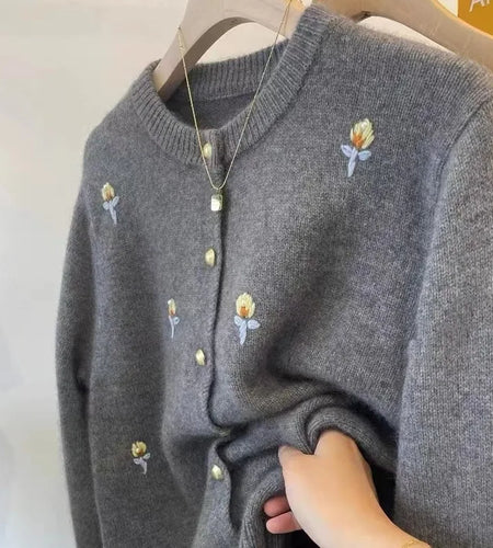 Vintage 2024 New Beige Flower Embroidery Elegant Versatile Knitted Sweater Women Autumn Winter Grey Long Sleeve Cardigan Tops