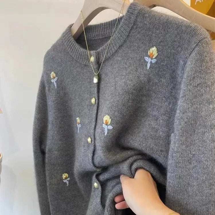Vintage 2024 New Beige Flower Embroidery Elegant Versatile Knitted Sweater Women Autumn Winter Grey Long Sleeve Cardigan Tops