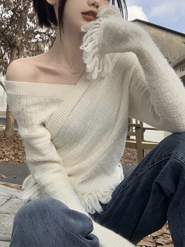 Solid Slimming Sexy Knitting Sweaters For Women V Neck Flare Sleeve Patchwork Tassel Chic Sweater Female Fashion