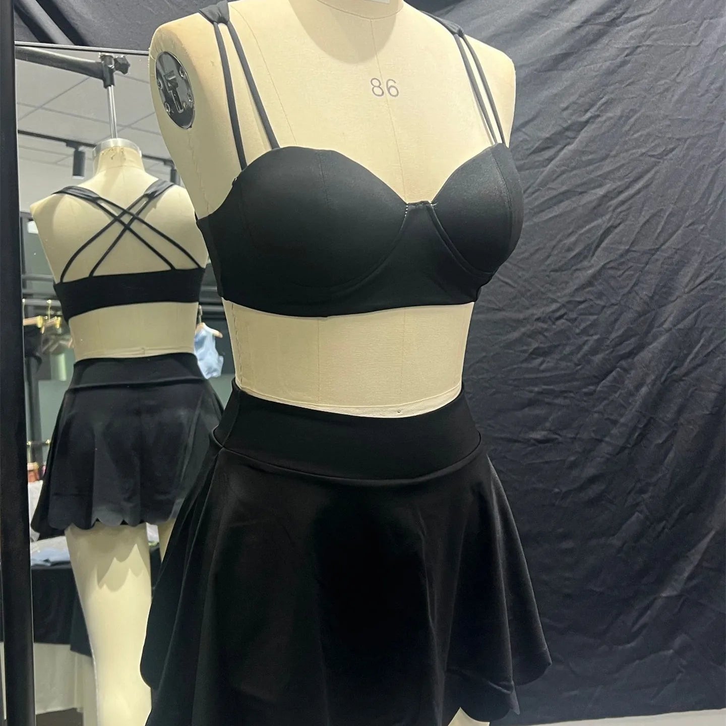 Women Sports Bra Sexy Criss Cross Straps Back High Support Impact Yoga Underwear Running Fitness Workout Bra Gym Padded Bralette