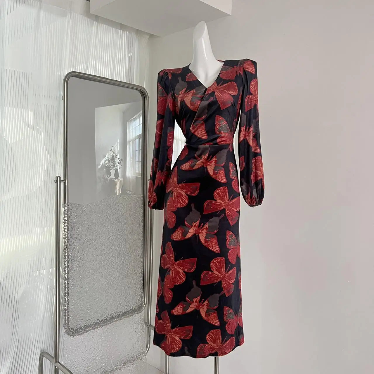 French Fashion Women New Red Print Long Sleeve Velvet Dress Autumn Winter V-neck Elegant High Waist Slim Holiday Wrap Hip Dress