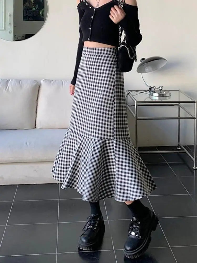 2023 New Spring Summer Women Skirt High Quality Black White Plaid Mermaid Skirt Elastic High Waist Slim Versatile Midi Skirts