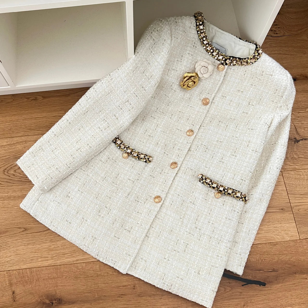 White Women New Black Patchwork Elegant Down Woolen Coat 2024 New French Vintage White Diamond Round Neck Single Breasted Jacket