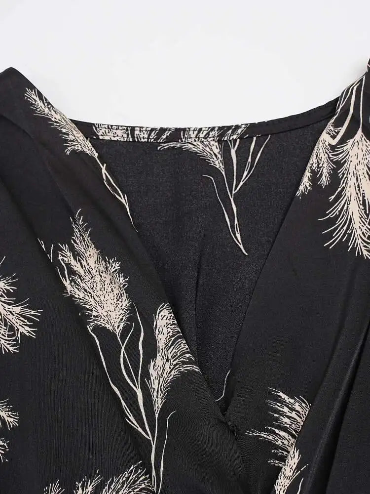 Women Beige Striped Printed Belted Elegant Midi Dress New V-Neck Sleeveless Fashion Tide Spring Summer 2025 CPG1504