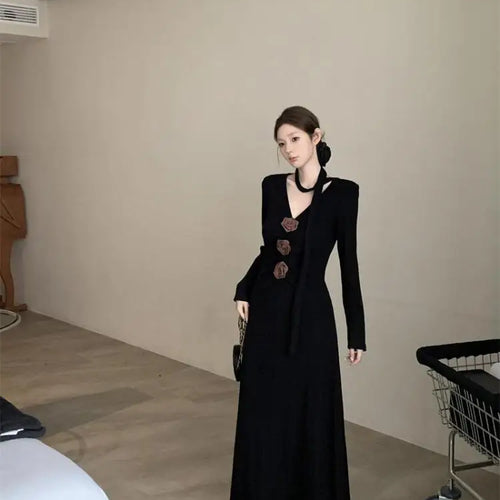 Load image into Gallery viewer, Autumn Winter 2024 New Retro Black Grey V-neck Flower Decoration Elegant Party Dress For Women Khaki Long Sleeve Pleated Dresses
