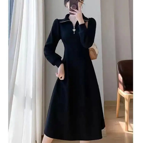 Load image into Gallery viewer, Autumn Winter French Ladies Black Elegant Long Dress White Velvet Thick Warm Long Sleeve Simple Evening Party Zipper Dress
