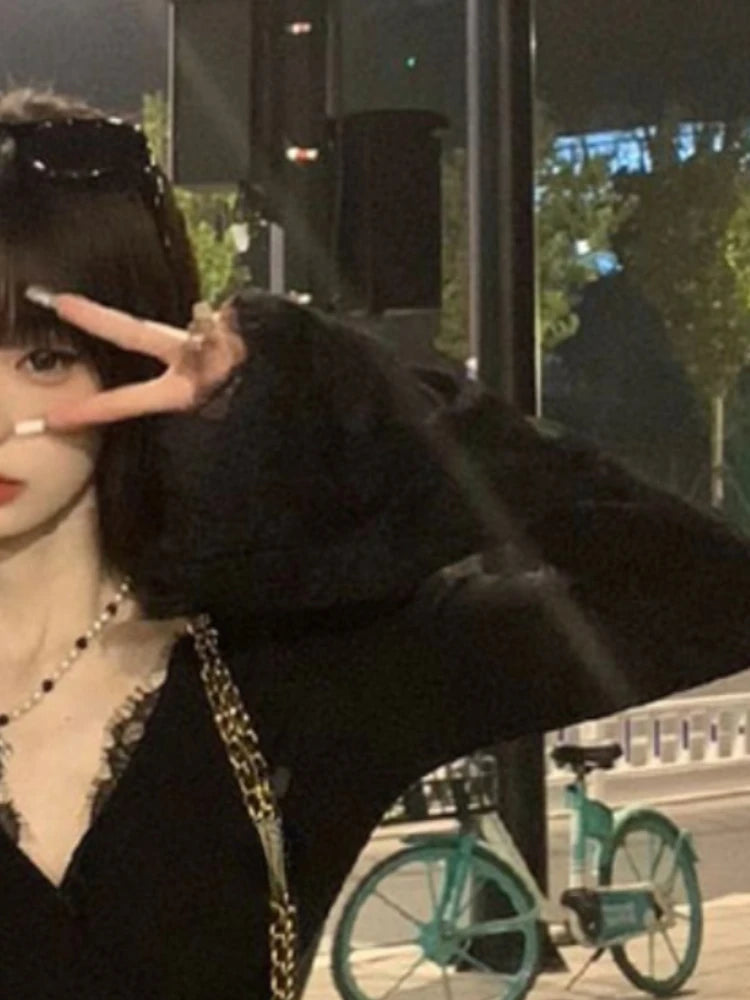 2025 Y2k Aesthetic Lace Patchwork Crop Top Streetwear Harajuku Women Vintage T-shirt  Streetwear V Neck Bottoming Grunge Tees