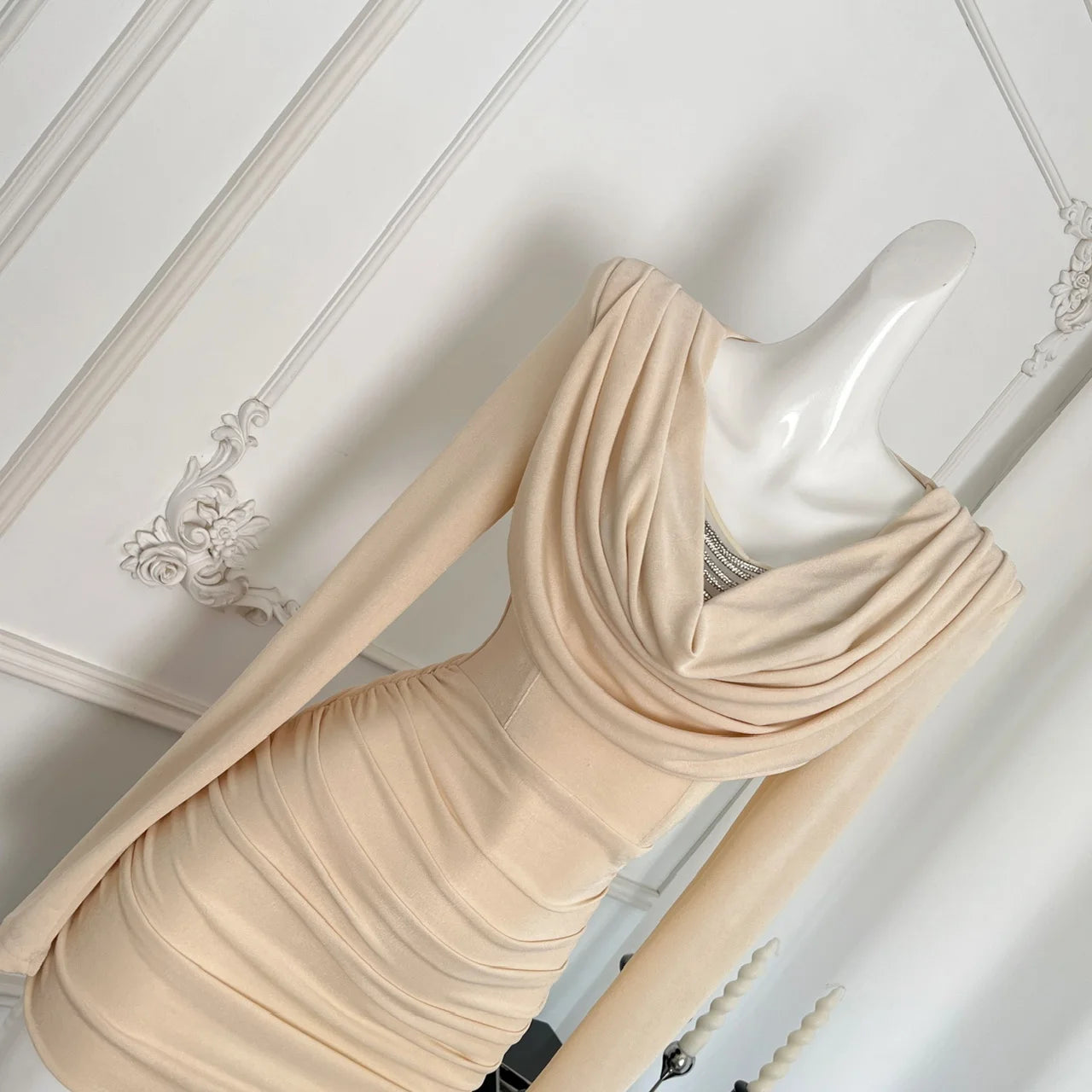 French Fashion Women's Beige V Neck Slim Long Sleeve Mini Dress 2024 Autumn New Sexy Club Wrapped Hip Pleated Short Dress Simple