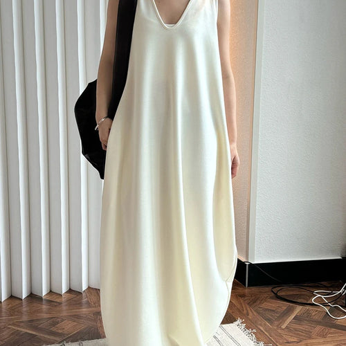 Load image into Gallery viewer, Women Black Brief Irregular Shaped Pocket Long Elegant Dress New V-Neck Sleeveless Fashion Tide Spring Autumn 2025 1DH9419
