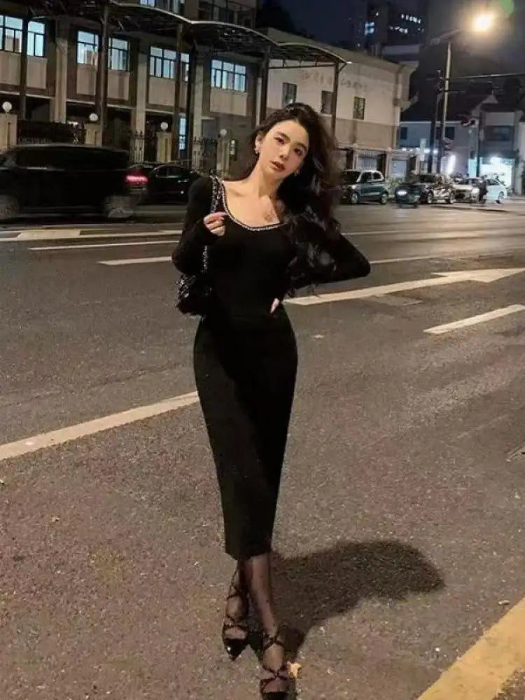 Korean Version Autumn Winter Black Diamond V Neck Elegant Wrap Hip Dress Vintage Women Long Sleeves Festival Knitted Dress 2024