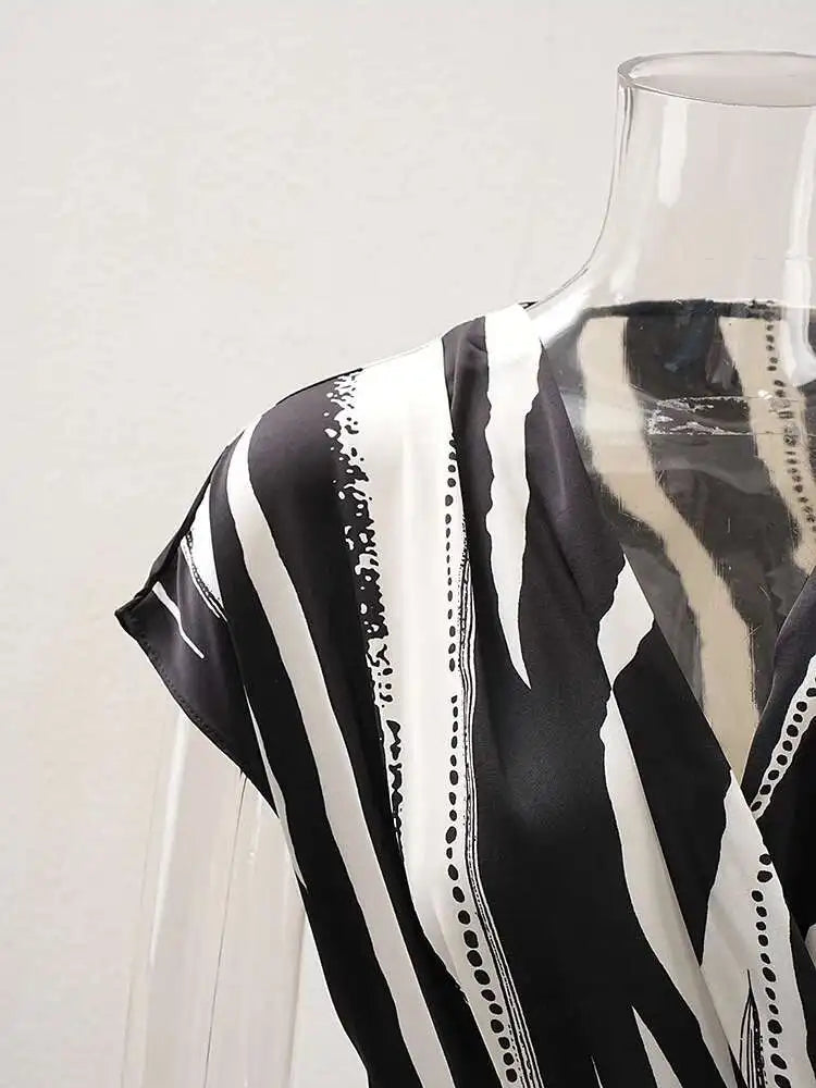 Women Beige Striped Printed Belted Elegant Midi Dress New V-Neck Sleeveless Fashion Tide Spring Summer 2025 CPG1504