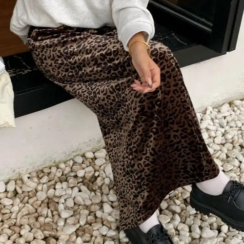 Load image into Gallery viewer, Vintage Ladies Velvet Leopard Print Elastic High Waist Holiday Party Long Skirts Autumn Winter Women Elegant Boho Skirt Popular
