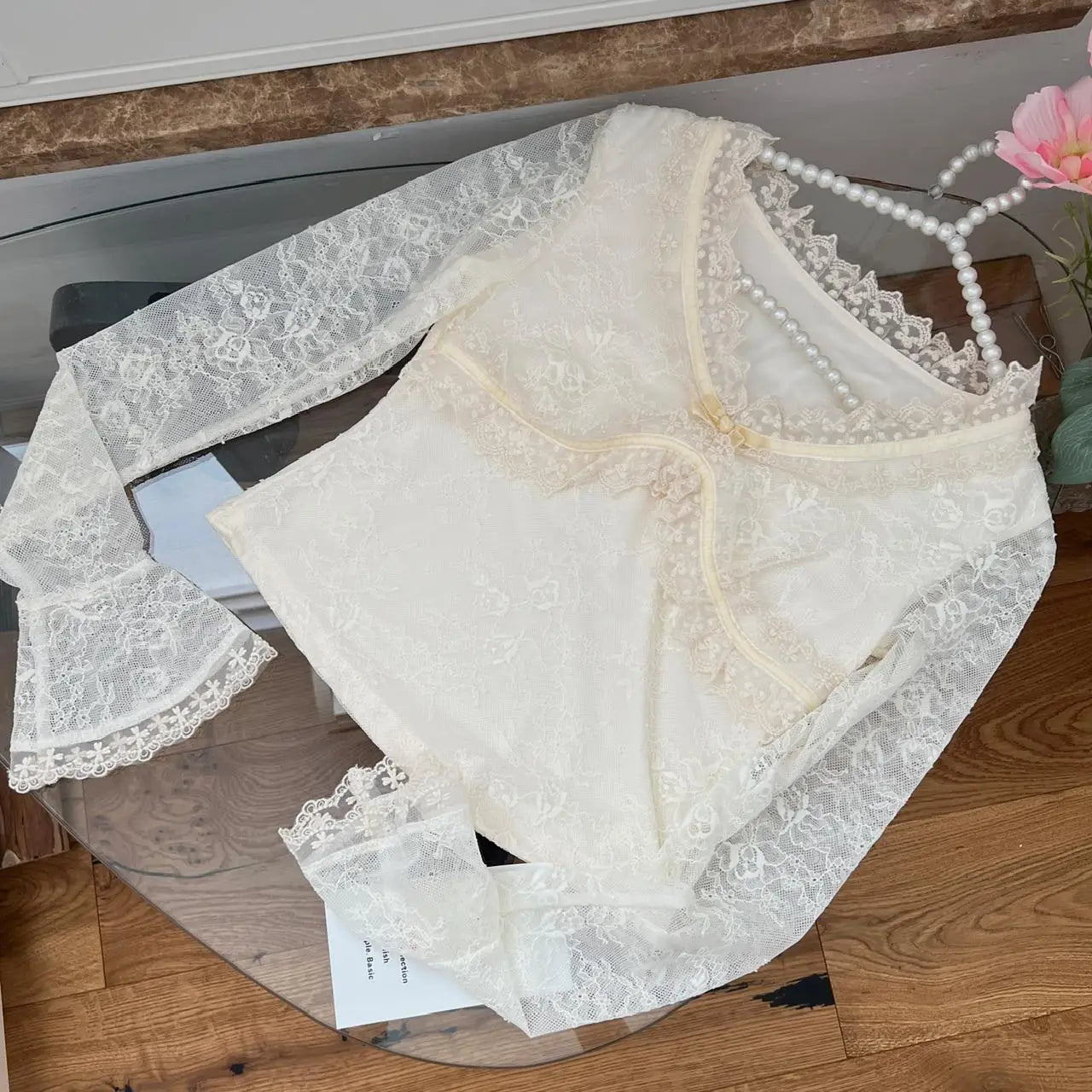 Vintage Women Beige Lace Ruffle Edge Tops Autumn Long Sleeve Elegant Short Shirts French V-neck Festival Versatile Blouse Simple