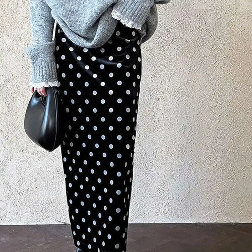 Load image into Gallery viewer, High Elastic Waist Black Velvet Dot Vintage Elegant Half-body Skirt Women Fashion Tide New Spring Autumn 2025 1DH8920
