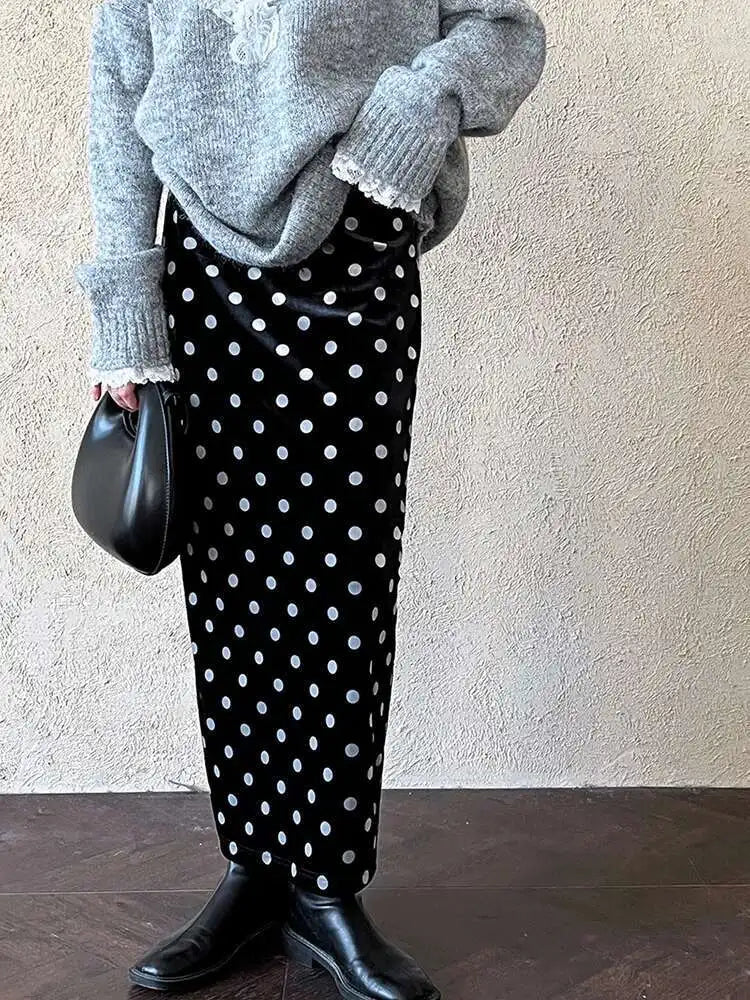 High Elastic Waist Black Velvet Dot Vintage Elegant Half-body Skirt Women Fashion Tide New Spring Autumn 2025 1DH8920