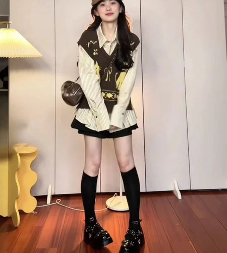 Preppy Style Sleeveless Sweater Vest Casual Vintage V-neck Pullovers Y2k Aesthetic Women Streetwear Cartoon Knitwear Waistcoat