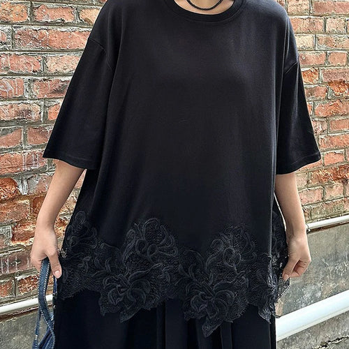 Load image into Gallery viewer, Women Black Hem Lace Spliced Big Size Casual T-shirt New Round Neck Half Sleeve Fashion Tide Spring Summer 2025 1DJ0895
