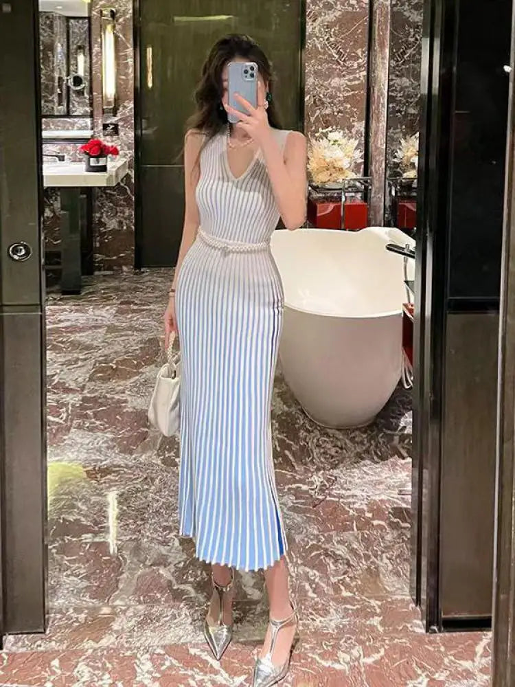 Korean Autumn White Stripe V Neck Elegant Wrap Hip Long Dress Vintage Women Temperament Sleeveless Knitted Vest Dress 2024 Trend