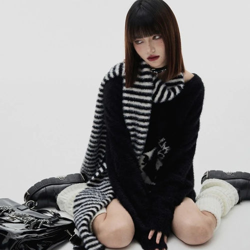 Load image into Gallery viewer, Loose Mohair Thick Sweater Women Y2k Aesthetic Knitted Punk Vintage Pullover Sueter Mujer Harajuku Skull Print Grunge Pull Femme
