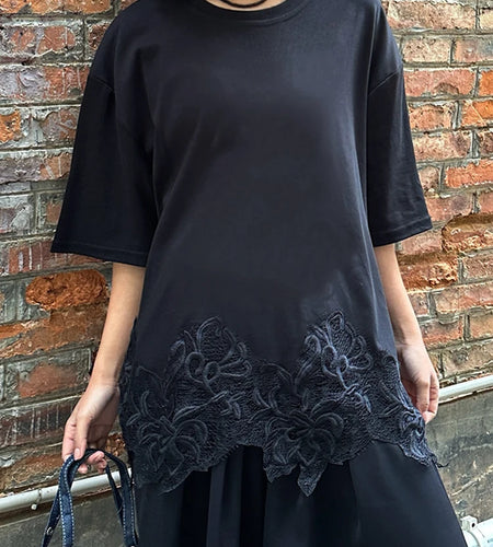 Women Black Hem Lace Spliced Big Size Casual T-shirt New Round Neck Half Sleeve Fashion Tide Spring Summer 2025 1DJ0895