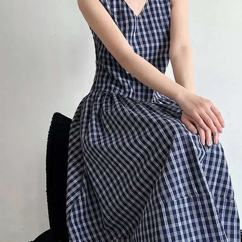 Load image into Gallery viewer, Women Dark Blue Plaid Pocket Vintage Long Elegant Vest Dress New V-Neck Sleeveless Fashion Tide Spring Summer 2025 1DJ0667
