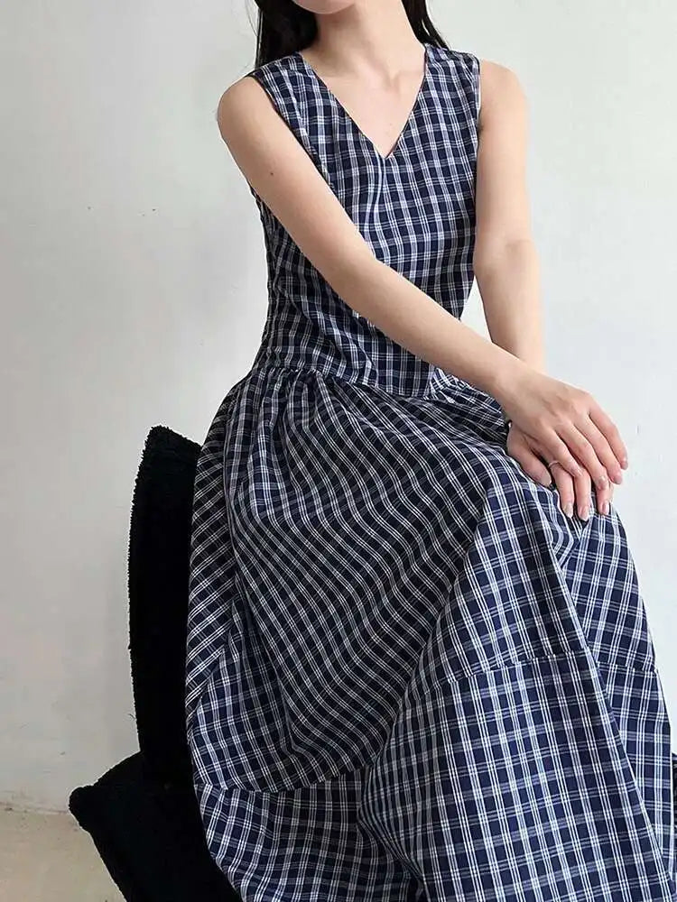 Women Dark Blue Plaid Pocket Vintage Long Elegant Vest Dress New V-Neck Sleeveless Fashion Tide Spring Summer 2025 1DJ0667