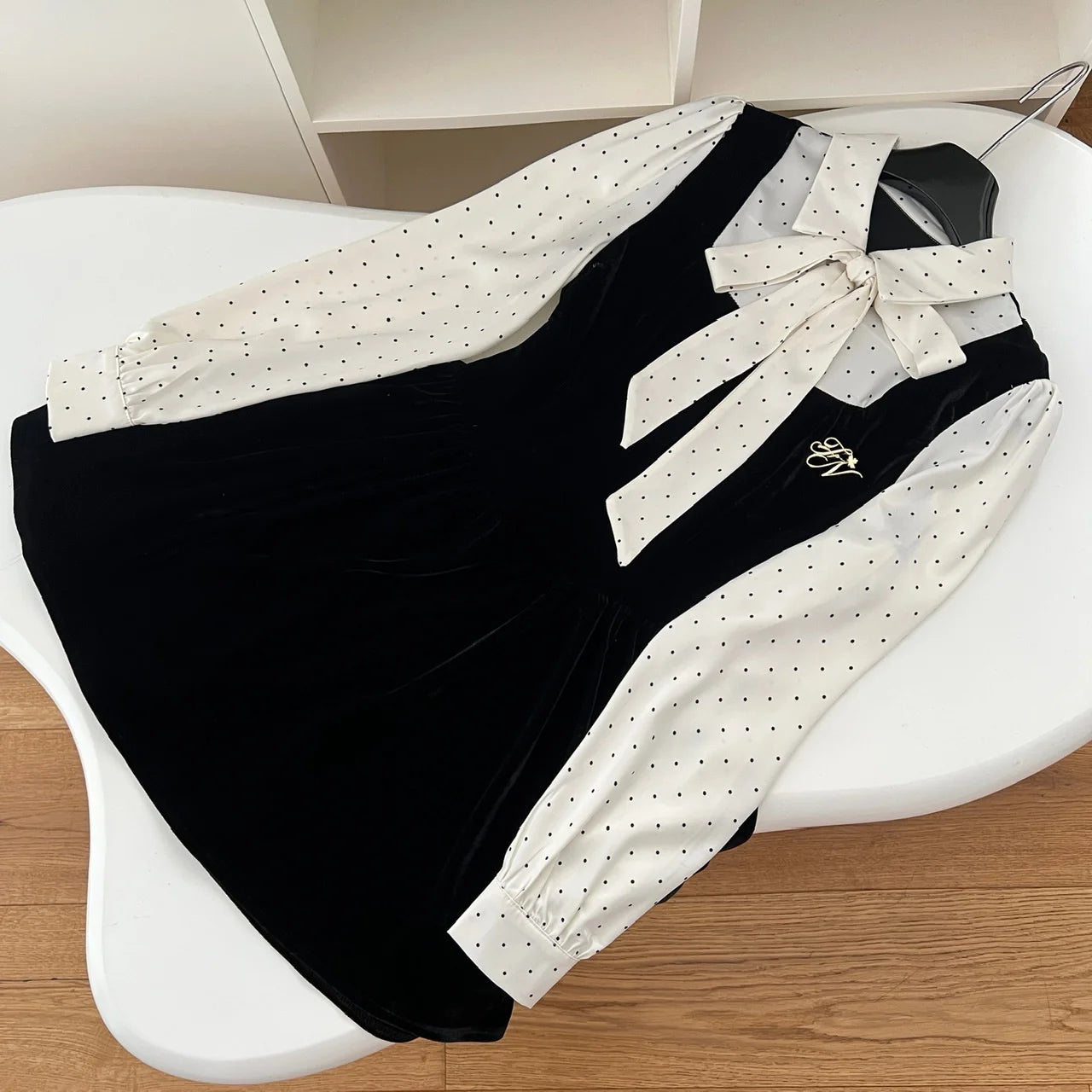 Autumn Vintage Black Dot Velvet Patchwork Elegant Long Sleeve Bow Mini Dress French Women Birthday Party Short Dress Fashion New