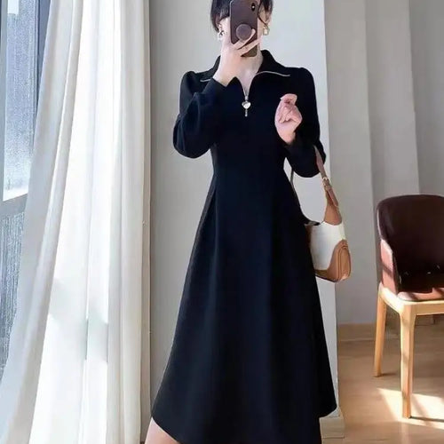 Load image into Gallery viewer, Autumn Winter French Ladies Black Elegant Long Dress White Velvet Thick Warm Long Sleeve Simple Evening Party Zipper Dress

