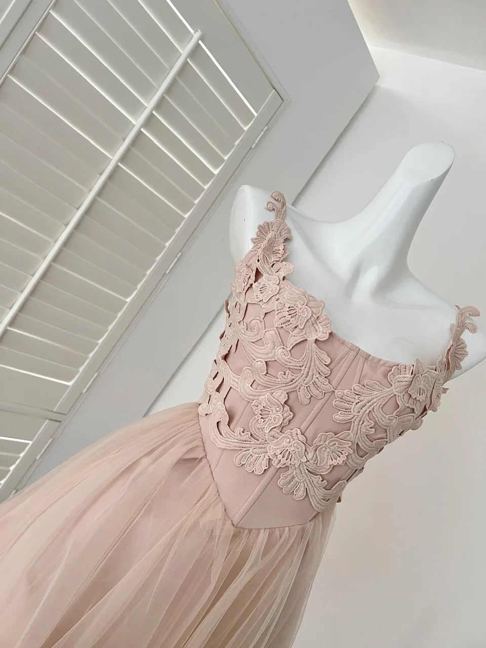 Summer French Vintage Khaki Patchwork Mesh Elegant Slim Party Mini Dress Women White High Waist Sleeveless Slip Short Dress Chic