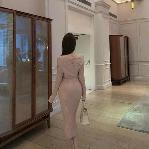 Load image into Gallery viewer, Korean Fashion Women's Pink V-neck Slim Knitted Long Sleeve Dress Spring High Waist Festival Wrapping Hip Dress Simplicity Trend
