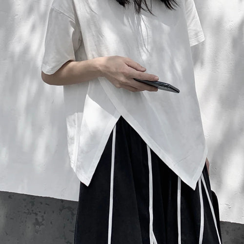 Load image into Gallery viewer, Women White Irregular Slit Hem Big Size Casual T-shirt New Round Neck Short Sleeve Fashion Tide Spring Summer 2025 1DJ1671
