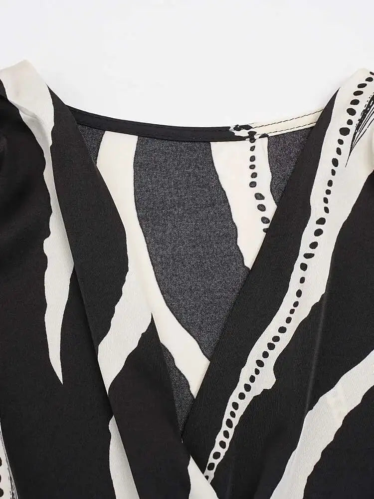 Women Beige Striped Printed Belted Elegant Midi Dress New V-Neck Sleeveless Fashion Tide Spring Summer 2025 CPG1504