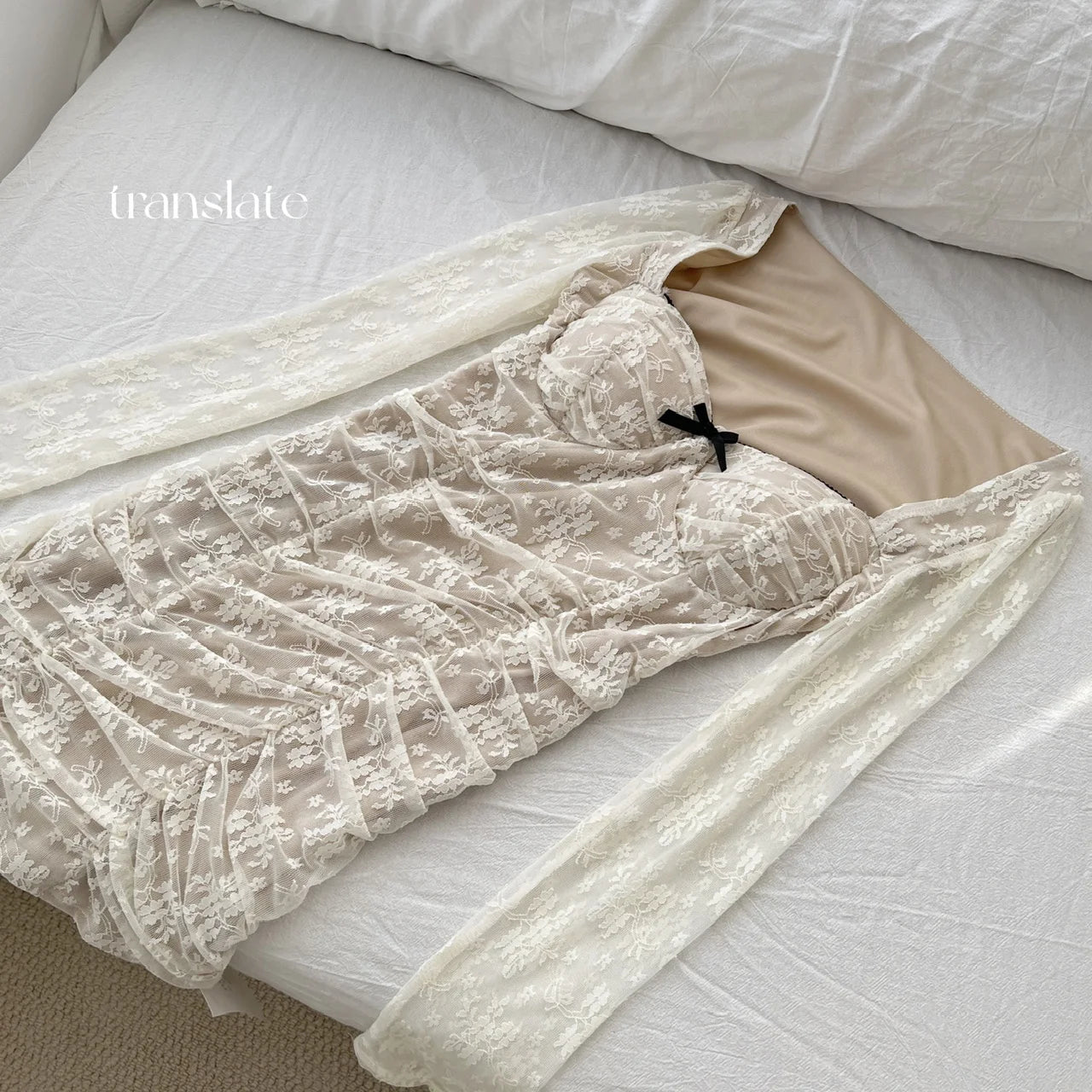 French Vintage Women's Beige Lace Long Sleeved Elegant Short Dress Autumn Winter Square Neck Bow Pleated Wrap Hip Mini Dress New