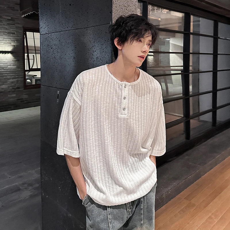 Men's T-shirts New Summer Niche Design Round Collar Short Sleeved Buttom Design Pullover Striped Trendy Male Tops 9W1915