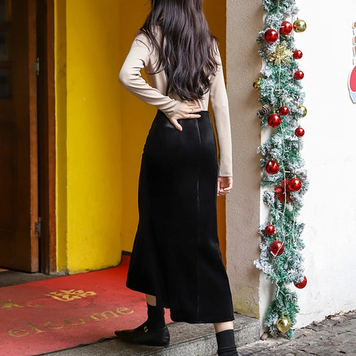 Load image into Gallery viewer, Autumn Winter French Vintage Black Velvet Fishtail Long Skirts Women's 2024 Elegant High Waist Festival Skirt Streetwear Popular
