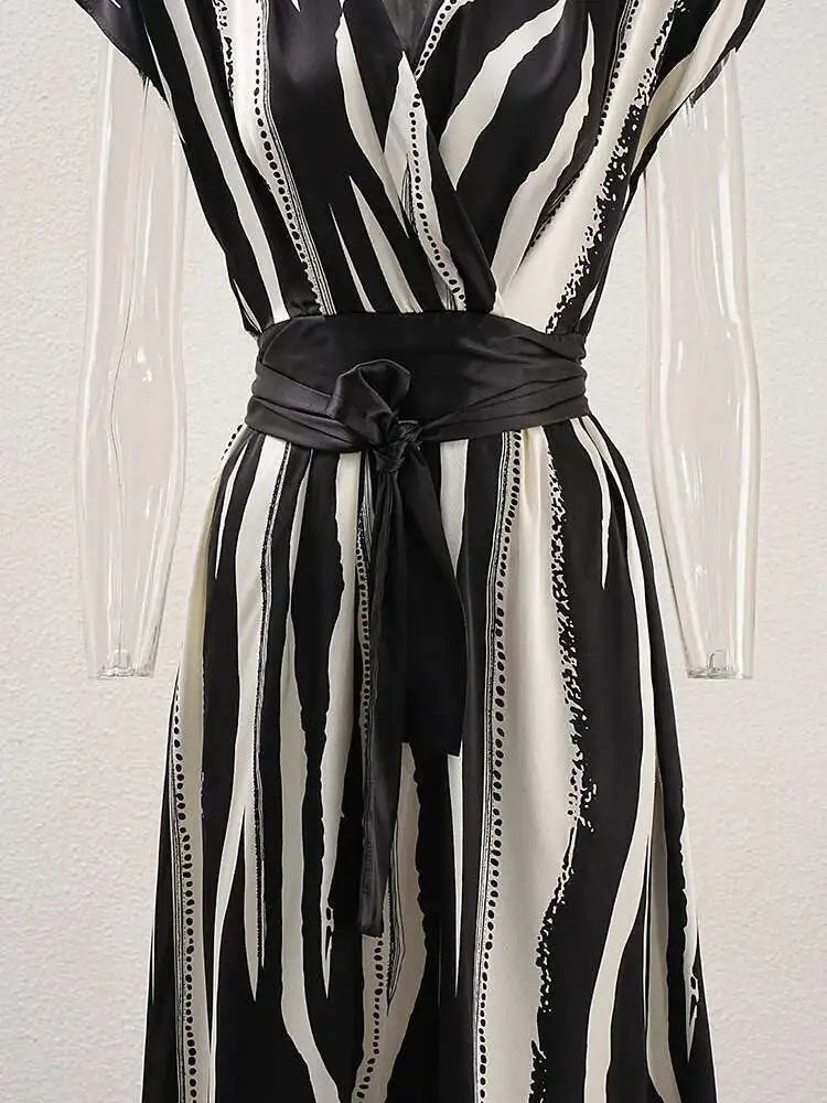 Women Beige Striped Printed Belted Elegant Midi Dress New V-Neck Sleeveless Fashion Tide Spring Summer 2025 CPG1504