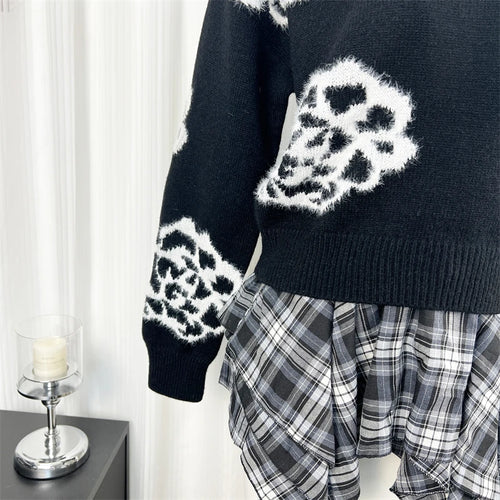 Load image into Gallery viewer, Autumn Winter French Retro Elegant Black White Patchwork Sweaters Women Round Neck Long Sleeves Knit Pullover Tops Trendy Casual
