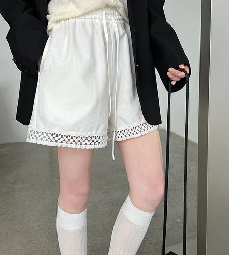 Women White Hollow Out Lace Pocket Casual Wide Leg Shorts New High Waist Trousers Fashion Tide Spring Summer 2025 1DJ1363