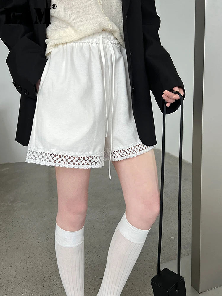 Women White Hollow Out Lace Pocket Casual Wide Leg Shorts New High Waist Trousers Fashion Tide Spring Summer 2025 1DJ1363