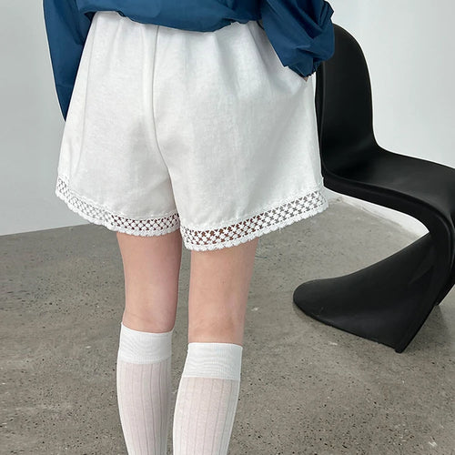 Load image into Gallery viewer, Women White Hollow Out Lace Pocket Casual Wide Leg Shorts New High Waist Trousers Fashion Tide Spring Summer 2025 1DJ1363
