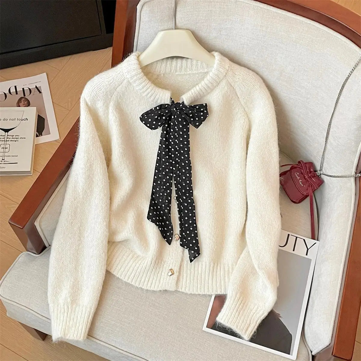 French Vintage Autumn Winter Beige Red Elegant Short Sweater Women's 2024 New Yellow Round Neck Bow Long Sleeved Knitted Tops