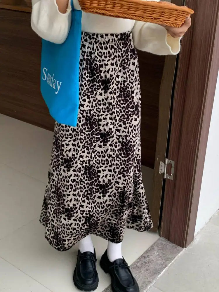 Korean Women's Velvet Leopard Print Elegant Long Skirt Vintage Fashion High Waist Slim Skirts 2024 Autumn Winter Bohemian Casual