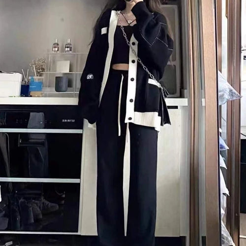 Load image into Gallery viewer, Harajuku Patchwork Simple Cardigan Women Loose V-neck Pocket Streetwear Knitted Female Cardigans Coat Y2k Aesthetic 2025 Autumn
