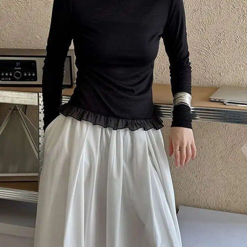 Load image into Gallery viewer, Women Black White Plain Color Ruffles Hem Thin T-shirt New Round Neck Long Sleeve Fashion Tide Spring Autumn 2025 1DJ0815
