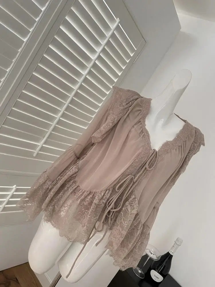 French Vintage New Ladies Khaki Patchwork Lace Pleated Short Tops Spring Autumn Elegant V-neck Loose Long Sleeve Versatile Shirt