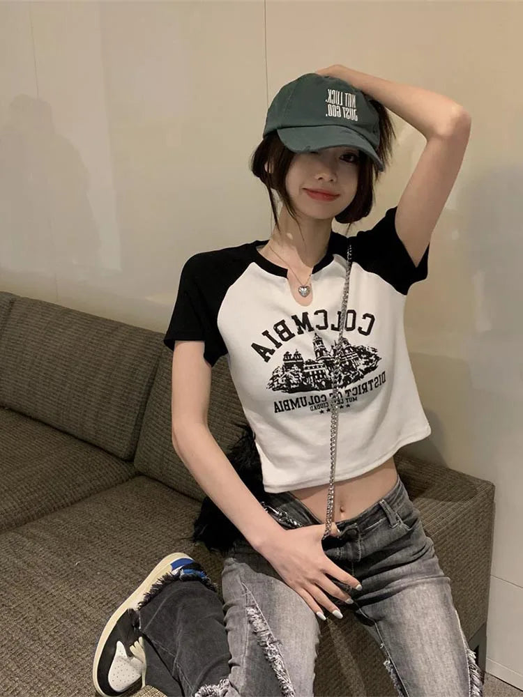 Vintage Printed T-Shirts Women Slim V-Neck Crop Top Y2k Aesthetic Short Sleeve Streetwear Grunge Tee Korean Version Pullovers