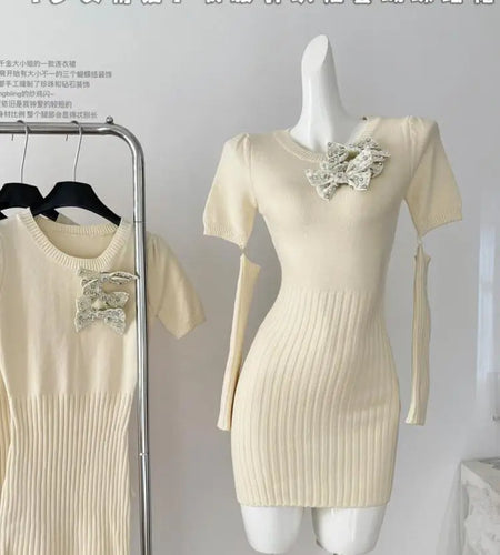 French Women New Sweet Beige Round Neck Long Sleeve Pearl Bow Knitted Dress Autumn Pink Elegant Wrap Hip Short Dress Simplicity