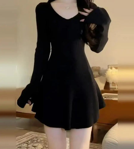 Women's Spring Autumn Vintage Black Flared Long Sleeved Knitted Short Dress Khaki V-neck High Waist Slim Pleated Mini Dress Chic